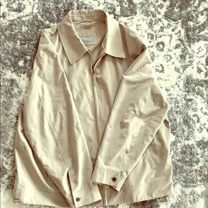 Khaki colored men’s windbreaker